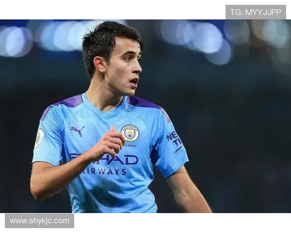 足球球星小脚成长历程与辉煌成就全景解读 足球球星小脚成长历程与辉煌成就全景解读